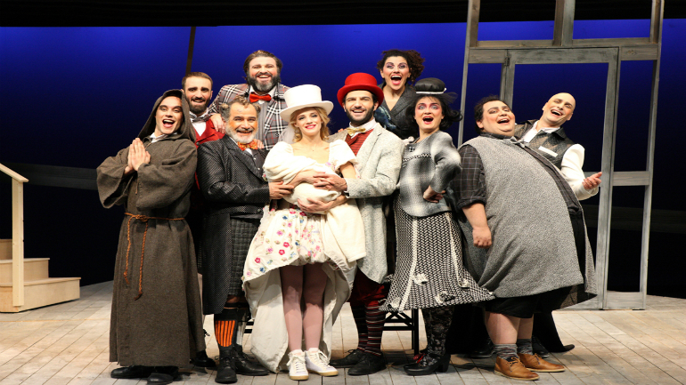 «Οι Ηλίθιοι» σε σκηνοθεσία Πέτρου Φιλιππίδη